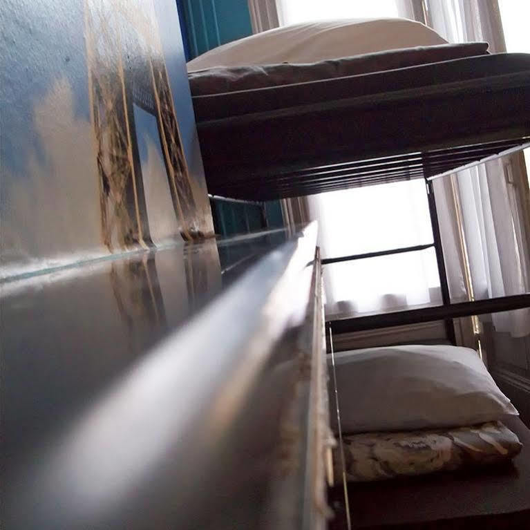 Amsterdam Hostel Annemarie Εξωτερικό φωτογραφία